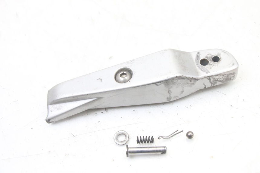 photo de CALE PIED ARRIERE GAUCHE KYMCO XCITING 500 (2007 - 2010) - Autre angle de vue