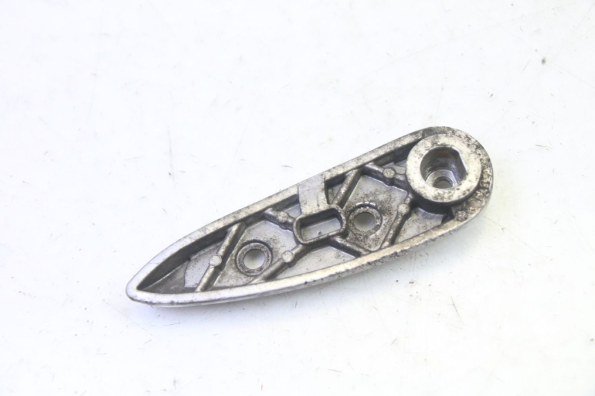 photo de CALE PIED ARRIERE GAUCHE PIAGGIO LIBERTY 125 (1998 - 2008) - Gros plan technique