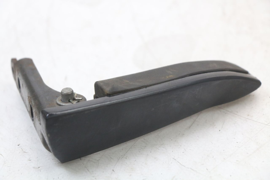 photo de CALE PIED ARRIERE GAUCHE PIAGGIO MP3 HPE 350 (2018 - 2020) - Gros plan technique