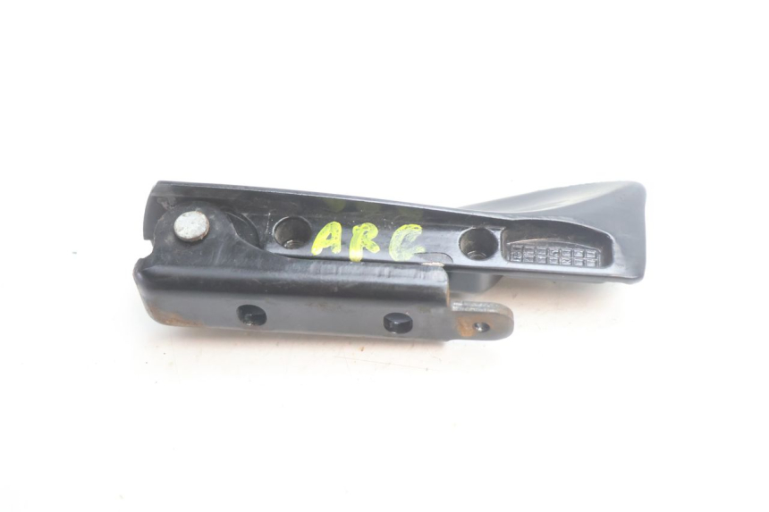 photo de CALE PIED ARRIERE GAUCHE PIAGGIO MP3 HPE 530 (2022 - 2026) - Gros plan technique