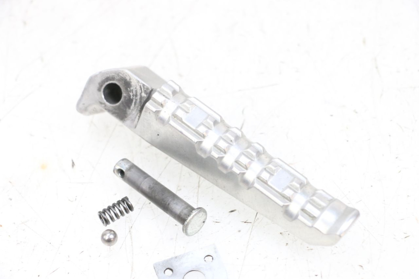 photo de CALE PIED ARRIERE GAUCHE YAMAHA MT-07 MT07 ABS 700 (2018 - 2020) - Gros plan technique