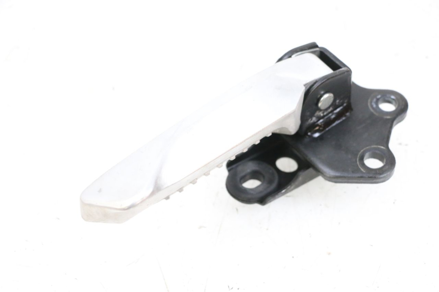 photo de CALE PIED ARRIERE GAUCHE YAMAHA NEO'S CORE 1 (2022 - 2026) - Zoom état d’usage