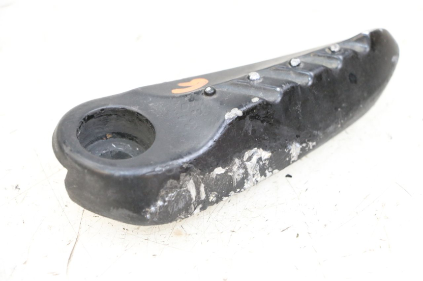 photo de CALE PIED ARRIERE GAUCHE YAMAHA NEO'S NEOS 2T 50 (2007 - 2017) - Zoom état d’usage