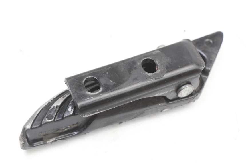 photo de CALE PIED ARRIERE GAUCHE PIAGGIO NEW TYPHOON 50 (2018 - 2021) - Détail de la pièce