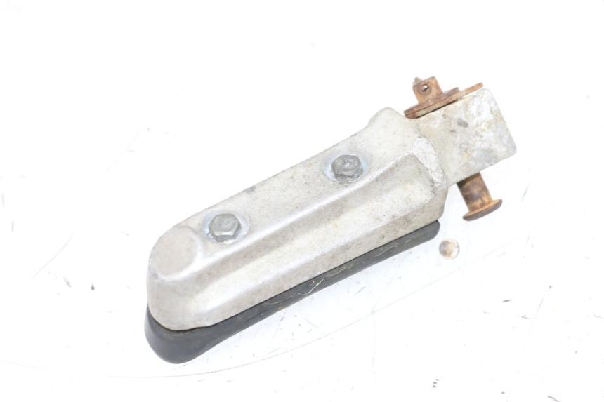 photo de CALE PIED ARRIERE GAUCHE HONDA NSR R 125 (1994 - 2003) - Zoom état d’usage