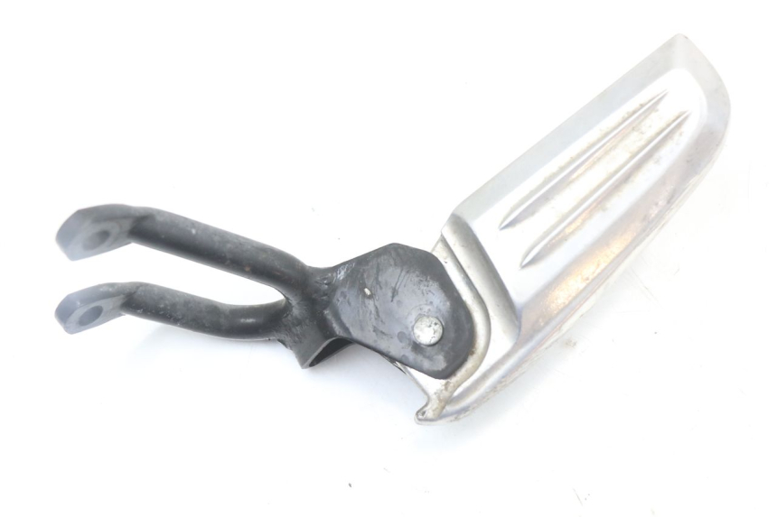 photo de CALE PIED ARRIERE GAUCHE HONDA PCX (JF47) 125 (2012 - 2013) - Zoom état d’usage