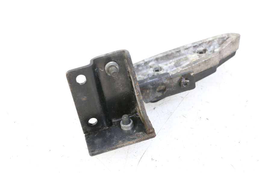 photo de CALE PIED ARRIERE GAUCHE PEUGEOT SATELIS 125 (2013 - 2018) - Vue d’ensemble