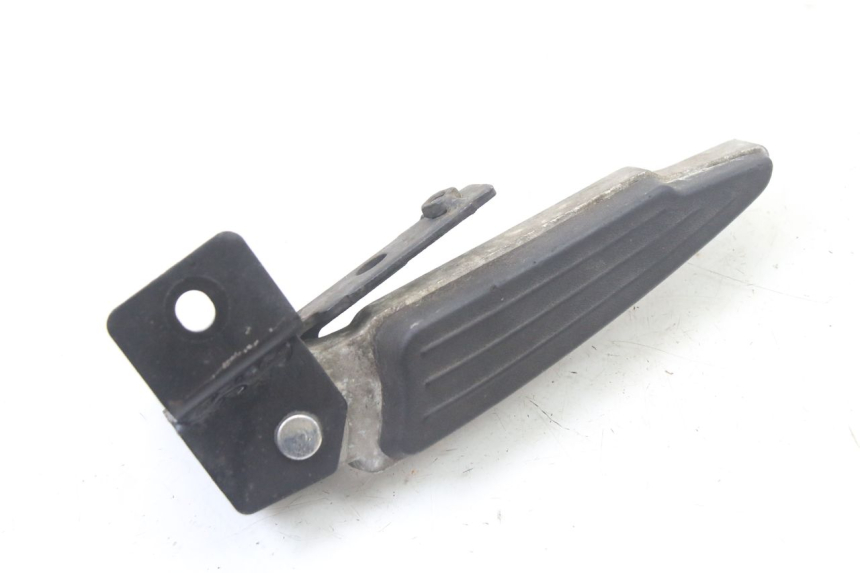 photo de CALE PIED ARRIERE GAUCHE PEUGEOT SATELIS 125 (2013 - 2018) - Zoom état d’usage