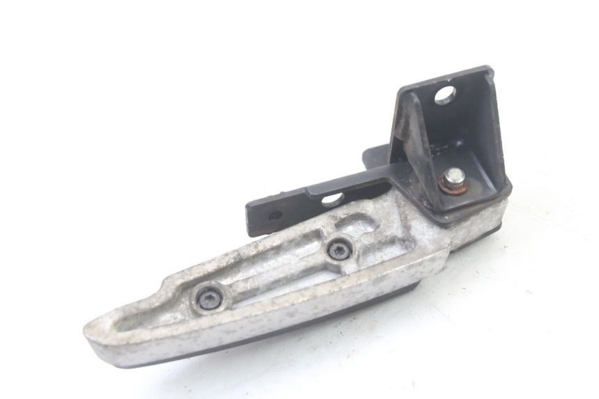 photo de CALE PIED ARRIERE GAUCHE PEUGEOT SATELIS 125 (2013 - 2018) - Autre angle de vue