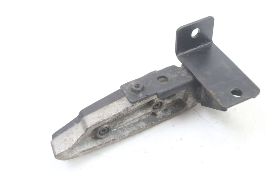 photo de CALE PIED ARRIERE GAUCHE PEUGEOT SATELIS 125 (2013 - 2018) - Gros plan technique