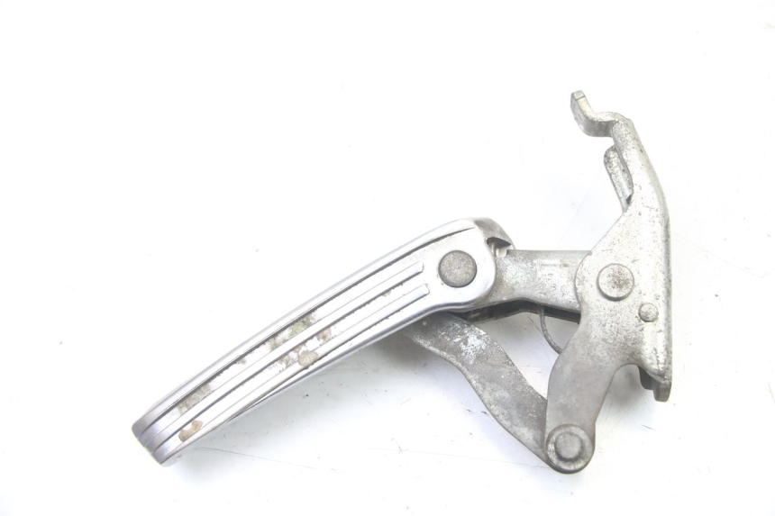 photo de CALE PIED ARRIERE GAUCHE PIAGGIO VESPA GRANTURISMO 125 (2003 - 2007) - Vue principale