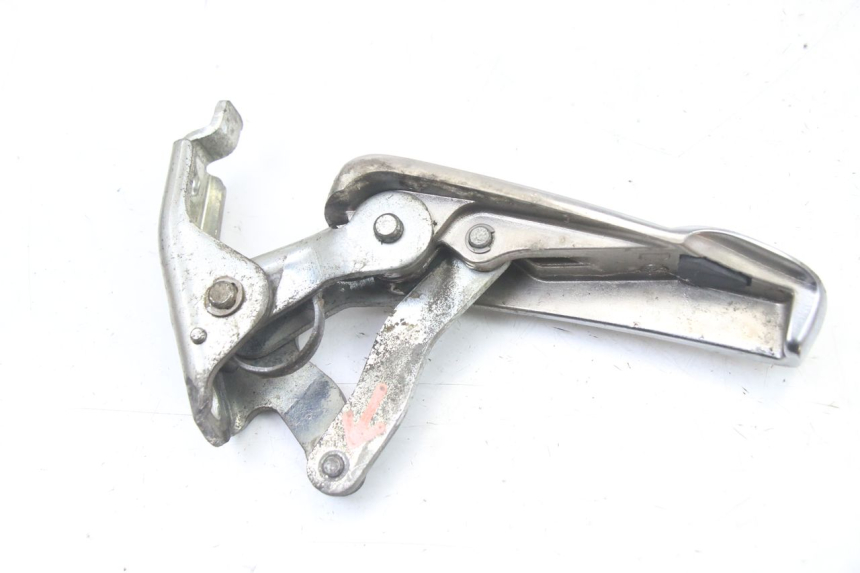 photo de CALE PIED ARRIERE GAUCHE PIAGGIO VESPA GRANTURISMO 125 (2003 - 2007) - Zoom état d’usage