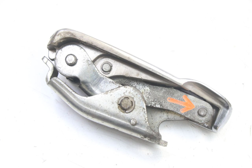 photo de CALE PIED ARRIERE GAUCHE PIAGGIO VESPA GRANTURISMO 125 (2003 - 2007) - État de surface