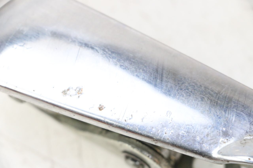 photo de CALE PIED ARRIERE GAUCHE PIAGGIO VESPA GRANTURISMO 200 (2004 - 2005) - Zoom état d’usage