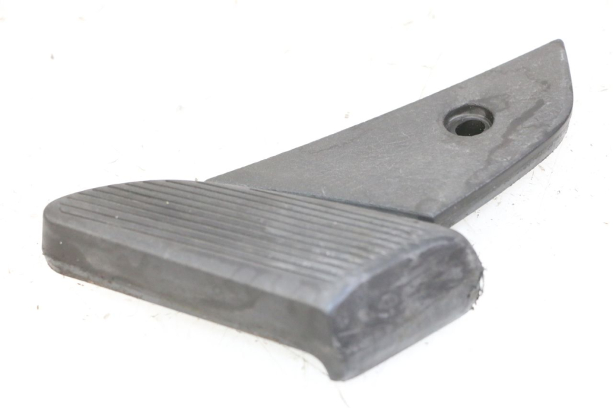 photo de CALE PIED ARRIERE GAUCHE PIAGGIO VESPA LX 150 (2005 - 2013) - Vue principale