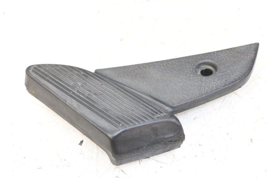 photo de CALE PIED ARRIERE GAUCHE PIAGGIO VESPA LX IE 125 (2010 - 2012) - Détail de la pièce