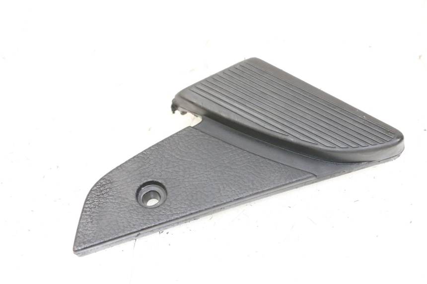 photo de CALE PIED ARRIERE GAUCHE PIAGGIO VESPA S 2T 50 (2007 - 2014) - Zoom état d’usage