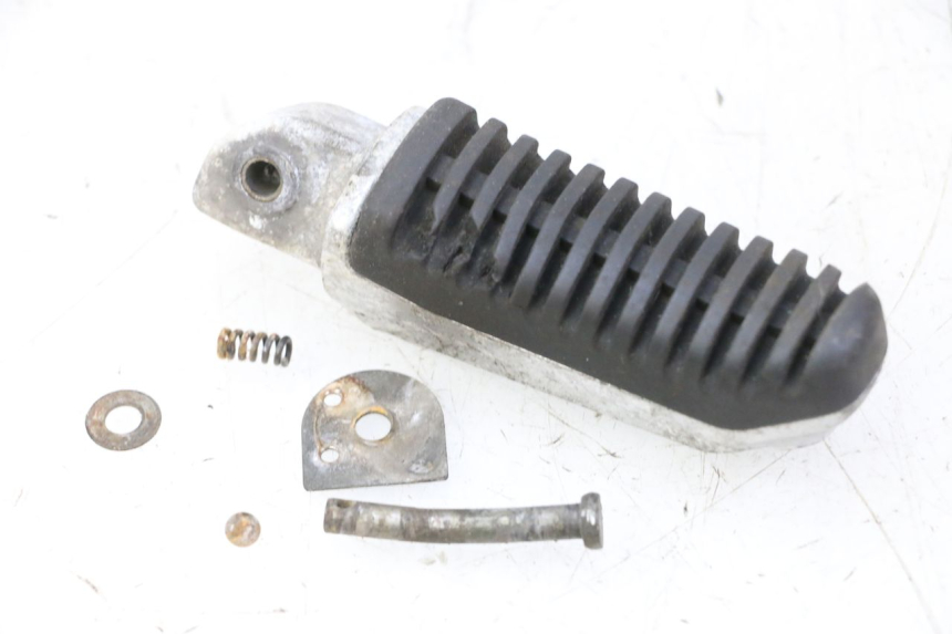 photo de CALE PIED ARRIERE GAUCHE MAG POWER R-STREET 50 (2016 - 2025) - Vue principale