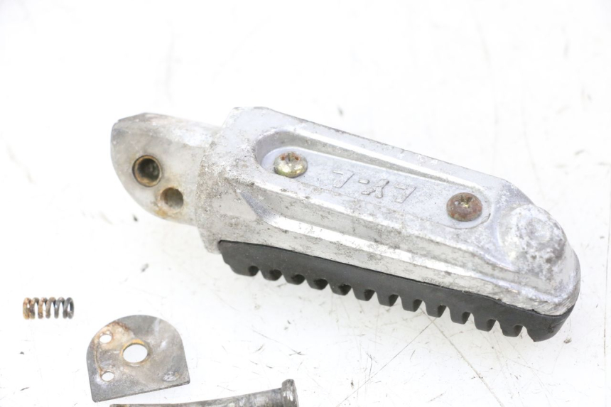 photo de CALE PIED ARRIERE GAUCHE MAG POWER R-STREET 50 (2016 - 2025) - Détail de la pièce