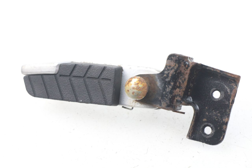 photo de CALE PIED ARRIERE GAUCHE DAELIM S3 125 (2010 - 2017) - Vue principale