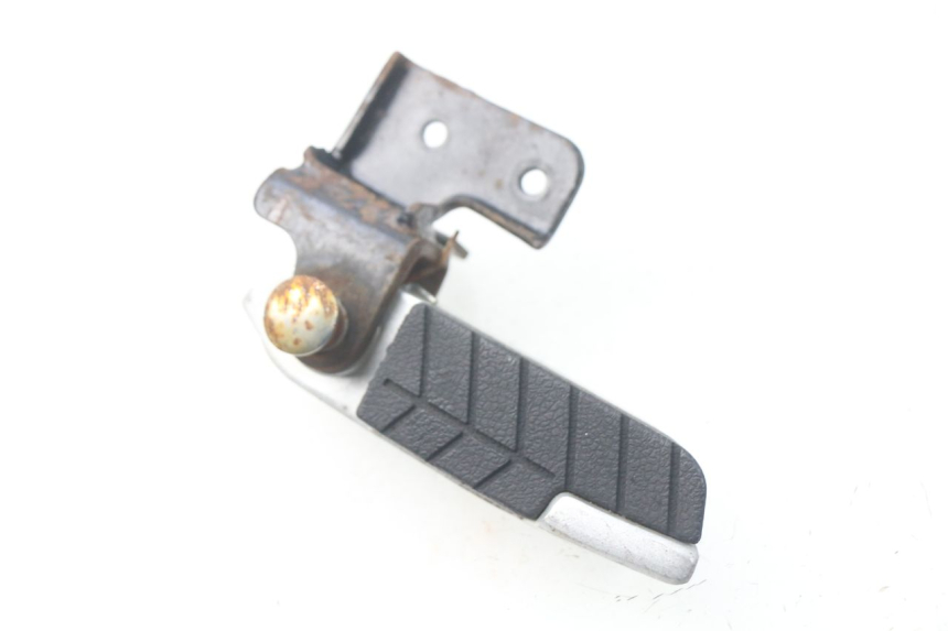 photo de CALE PIED ARRIERE GAUCHE DAELIM S3 125 (2010 - 2017) - Zoom état d’usage