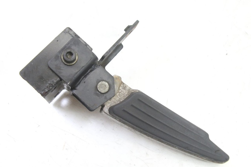 photo de CALE PIED ARRIERE GAUCHE PEUGEOT SATELIS 125 (2013 - 2018) - Détail de la pièce