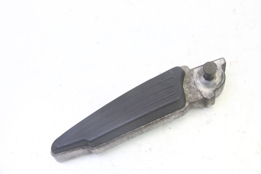 photo de CALE PIED ARRIERE GAUCHE PEUGEOT SATELIS 125 (2013 - 2018) - Vue principale