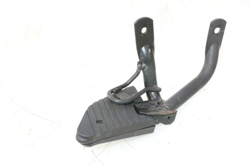 photo de CALE PIED ARRIERE GAUCHE HONDA SH 125 (2001 - 2003) - Vue principale