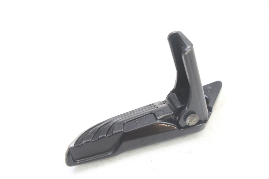 photo de CALE PIED ARRIERE GAUCHE APRILIA SR 2T 50 (2018 - 2022) - Zoom état d’usage