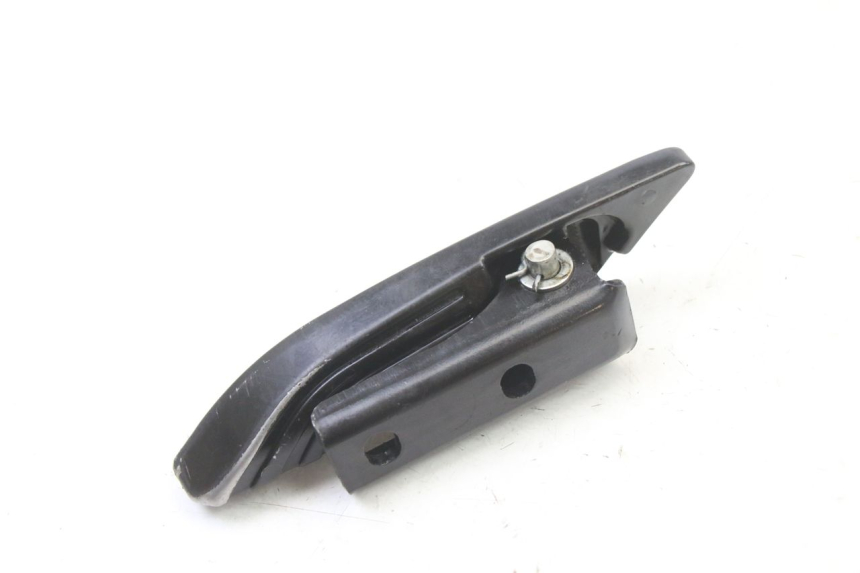 photo de CALE PIED ARRIERE GAUCHE APRILIA SR 2T 50 (2018 - 2022) - Gros plan technique