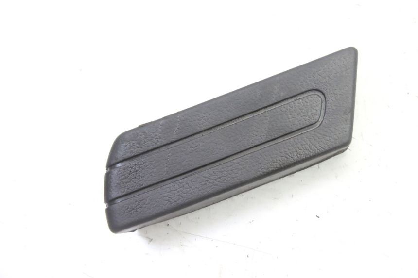 photo de CALE PIED ARRIERE GAUCHE PIAGGIO SUPER LX 125 (2000 - 2003) - Vue principale