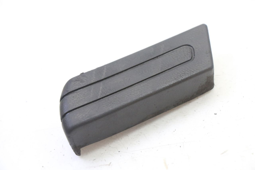 photo de CALE PIED ARRIERE GAUCHE PIAGGIO SUPER LX 125 (2000 - 2003) - Détail de la pièce