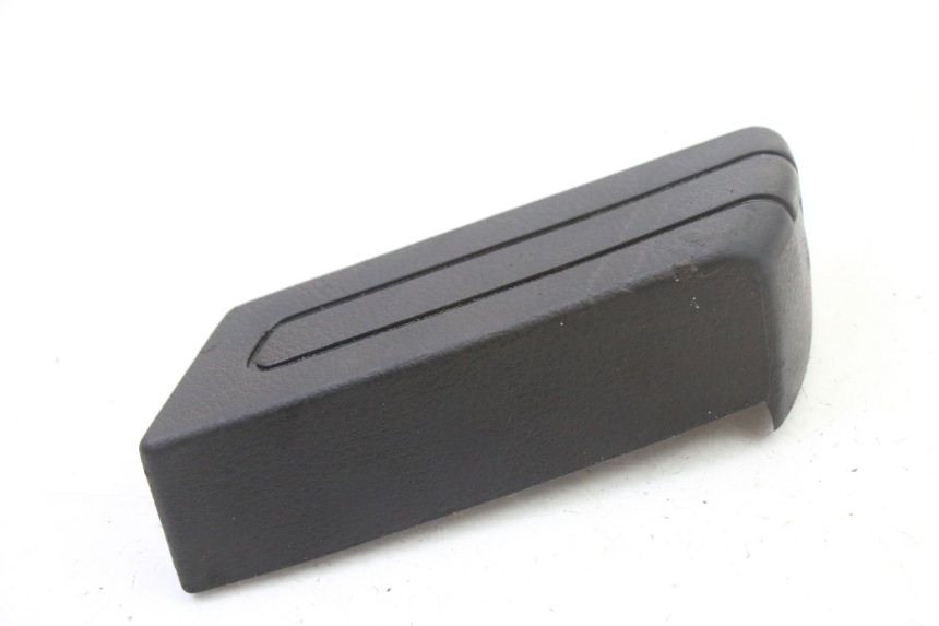 photo de CALE PIED ARRIERE GAUCHE PIAGGIO SUPER LX 125 (2000 - 2003) - Zoom état d’usage