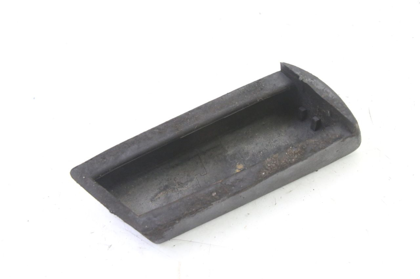 photo de CALE PIED ARRIERE GAUCHE PIAGGIO SUPER LX 125 (2000 - 2003) - Autre angle de vue