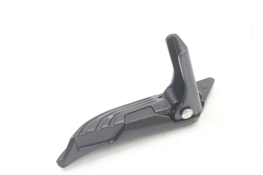 photo de CALE PIED ARRIERE GAUCHE APRILIA SXR 50 (2021 - 2023) - Détail de la pièce