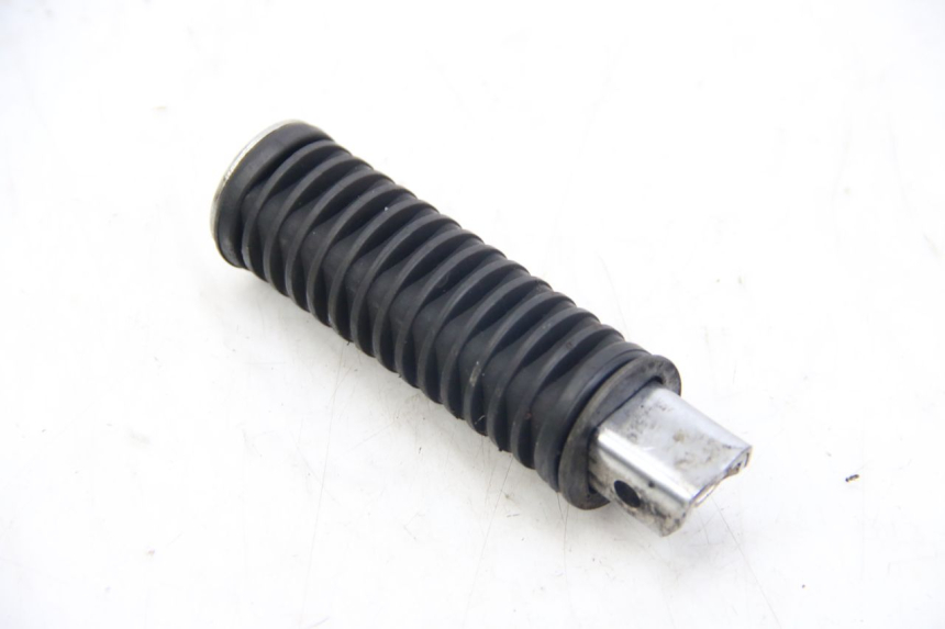 photo de CALE PIED ARRIERE GAUCHE HONDA VT C SHADOW 125 (1999 - 2007) - Détail de la pièce