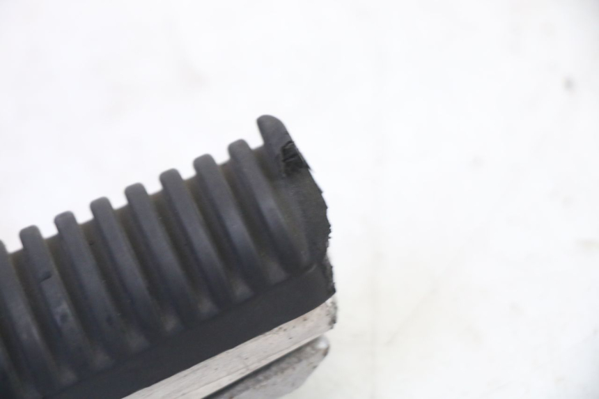 photo de CALE PIED ARRIERE GAUCHE YAMAHA XJ6 ABS 600 (2008 - 2016) - Zoom état d’usage