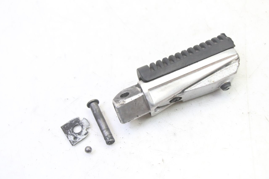 photo de CALE PIED ARRIERE GAUCHE YAMAHA XJ6 ABS 600 (2008 - 2016) - Autre angle de vue