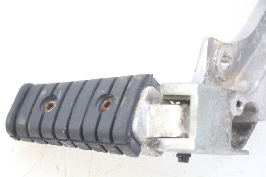 photo de CALE PIED ARRIERE GAUCHE YAMAHA XV VIRAGO 750 (1984 - 1998) - Points de fixation