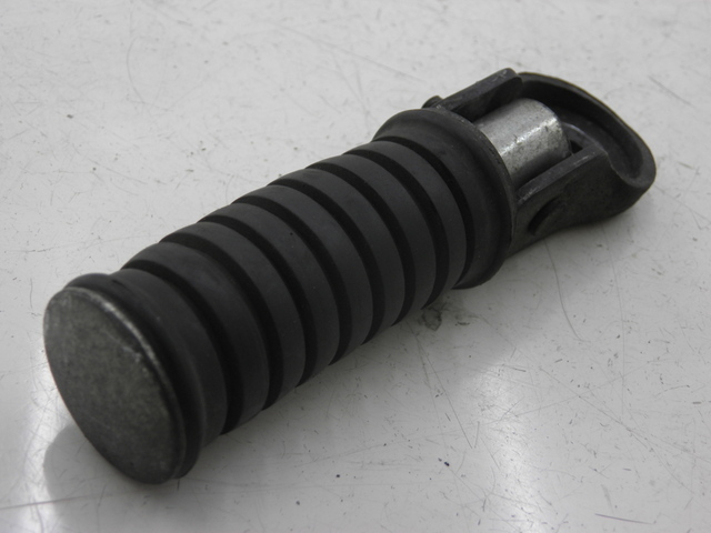 photo de CALE PIED ARRIERE GAUCHE YAMAHA SR 125 (1982 - 2003) - Vue principale