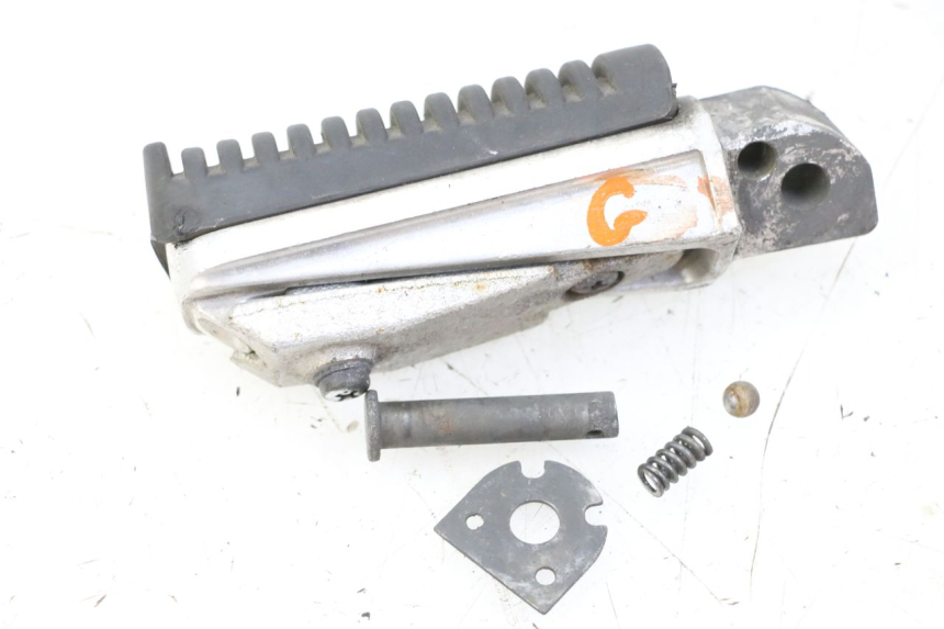 photo de CALE PIED ARRIERE GAUCHE YAMAHA XJ6 600 (2008 - 2016) - Vue principale