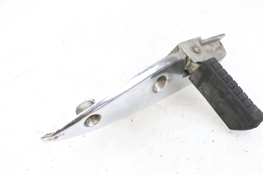 photo de CALE PIED ARRIERE GAUCHE KYMCO ZING 125 (1997 - 2003) - État de surface