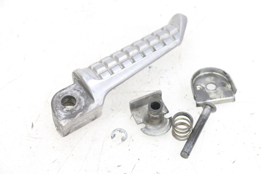 photo de CALE PIED ARRIERE GAUCHE KAWASAKI ZR 7 750 (1999 - 2004) - Zoom état d’usage
