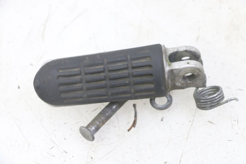 photo de CALE PIED AVANT DROIT HONDA CBF 500 (2004 - 2007) - Détail de la pièce