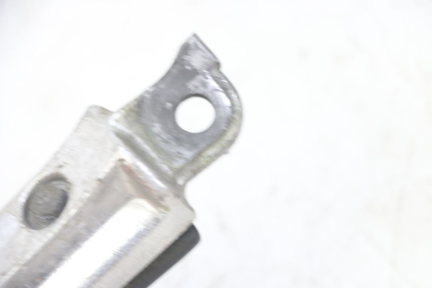 photo de CALE PIED AVANT DROIT HONDA CBF 500 (2004 - 2007) - Zoom état d’usage