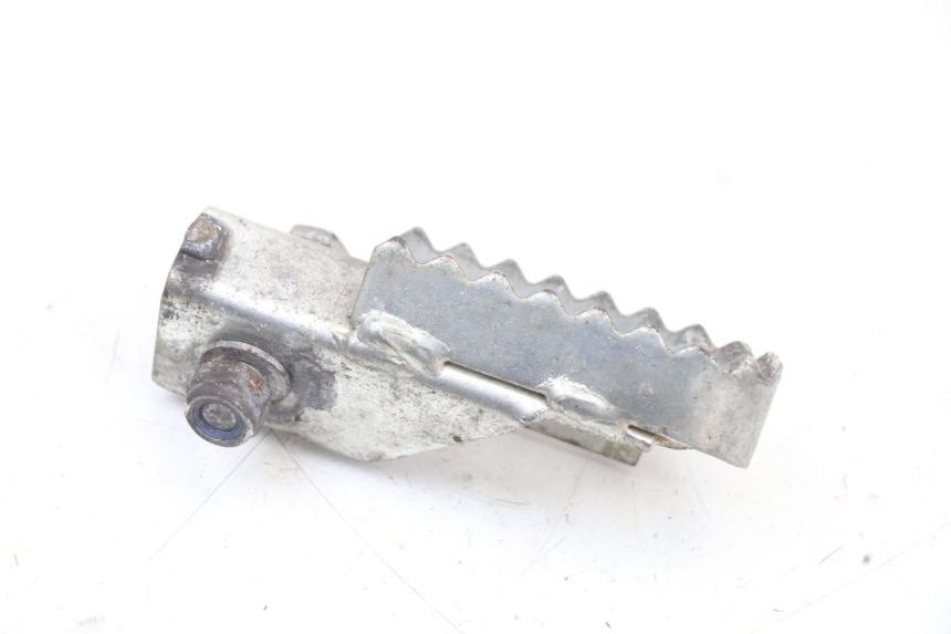 photo de CALE PIED AVANT DROIT DERBI SENDA R X-TREME 50 (2006 - 2010) - Détail de la pièce