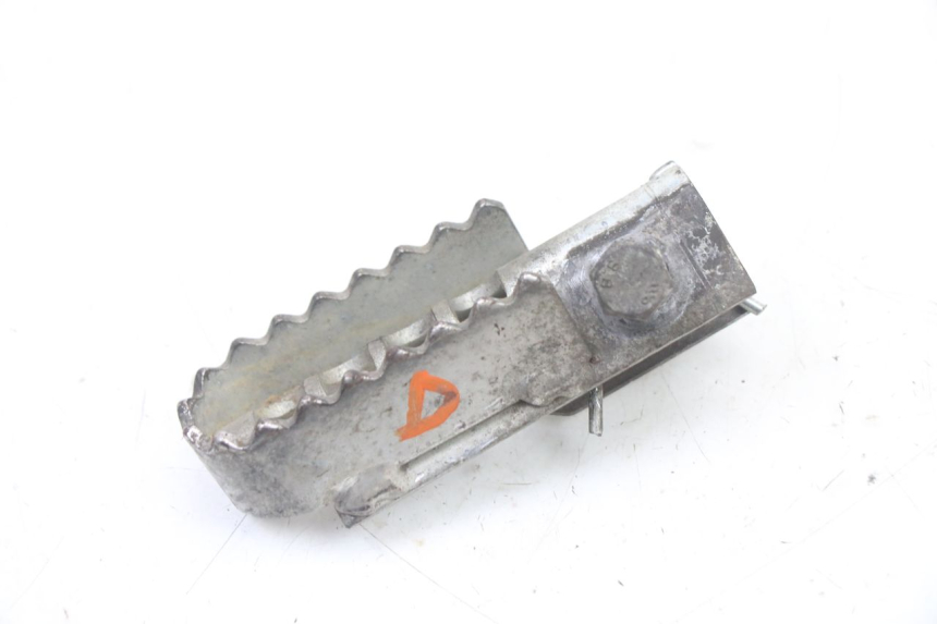 photo de CALE PIED AVANT DROIT DERBI SENDA R X-TREME 50 (2006 - 2010) - Zoom état d’usage