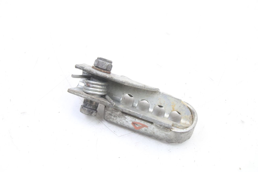 photo de CALE PIED AVANT DROIT DERBI SENDA R X-TREME 50 (2006 - 2010) - Autre angle de vue