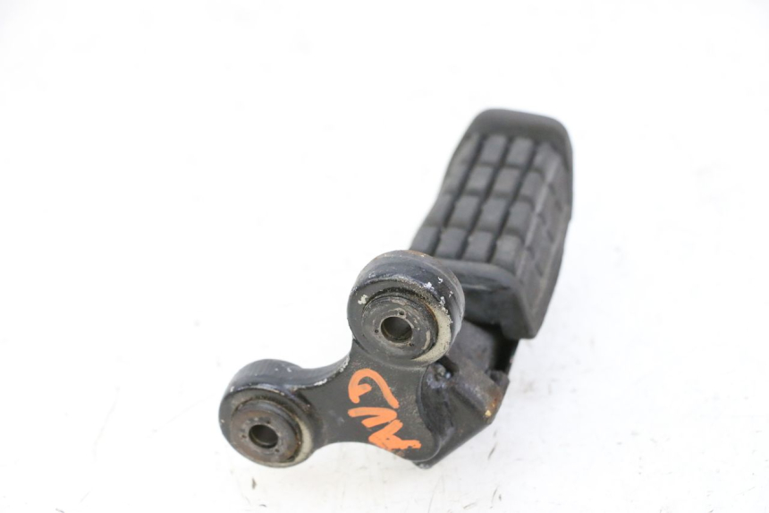 photo de CALE PIED AVANT DROIT YAMAHA FJ 36Y 1100 (1984 - 1985) - Autre angle de vue