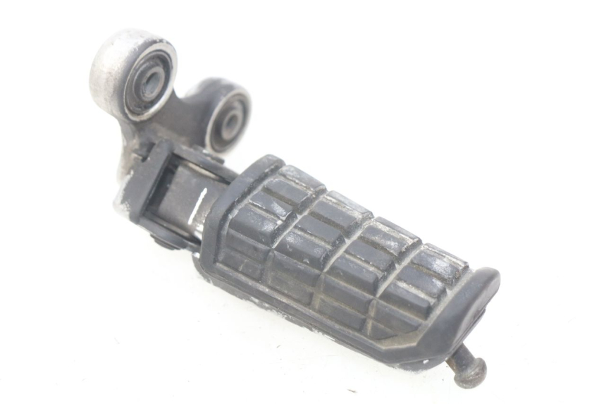 photo de CALE PIED AVANT DROIT YAMAHA FJ 3CX 1200 (1986 - 1996) - Gros plan technique